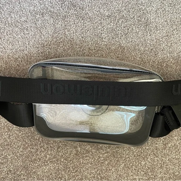 lululemon athletica Everywhere Belt Bag 1L Clear - Picture 8 of 10